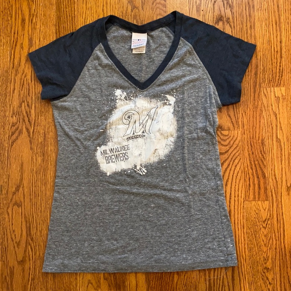 Milwaukee Brewers grey v-neck contrast navy blue sleeve spray paint MLB baseball